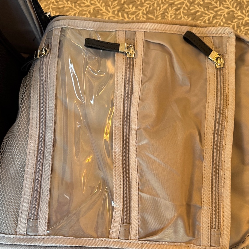 NWT Samsonite Black Ladies Travel Kit with Original Tags - Picture 9 of 9